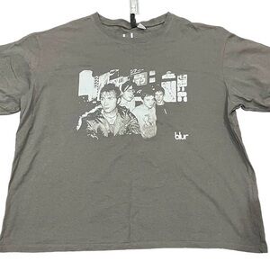 Blur Graphic Band T-Shirt in Gray